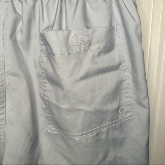 Nike Men's NSW Club Flow Shorts pure platinum/white size medium 5.5” inseam - Picture 6 of 12